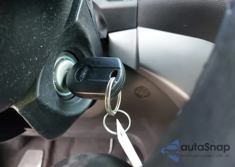 2018 Ford Escape S z USA, uszkodzony, nr VIN 1FMCU0F74JUA98817